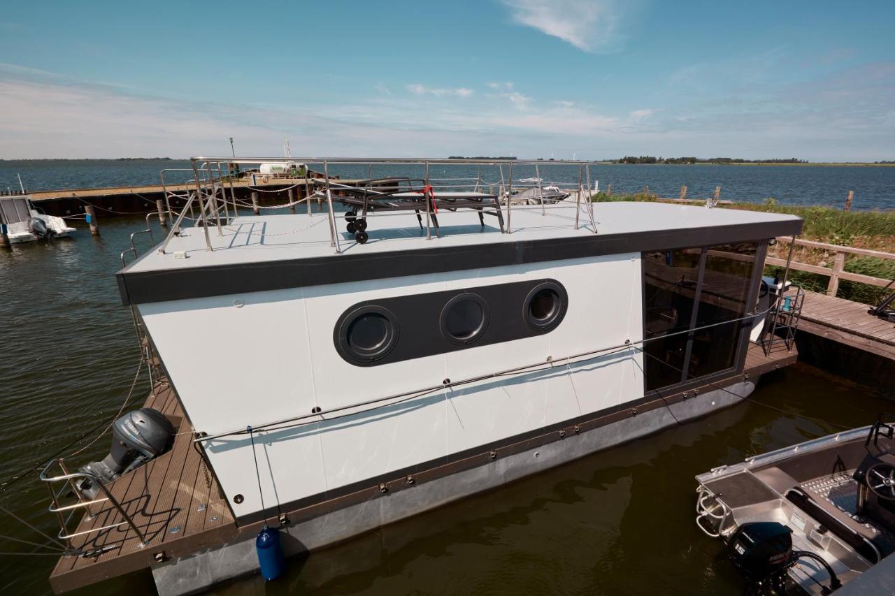 Hausboote Und Fewo Vieregge エクステリア 写真