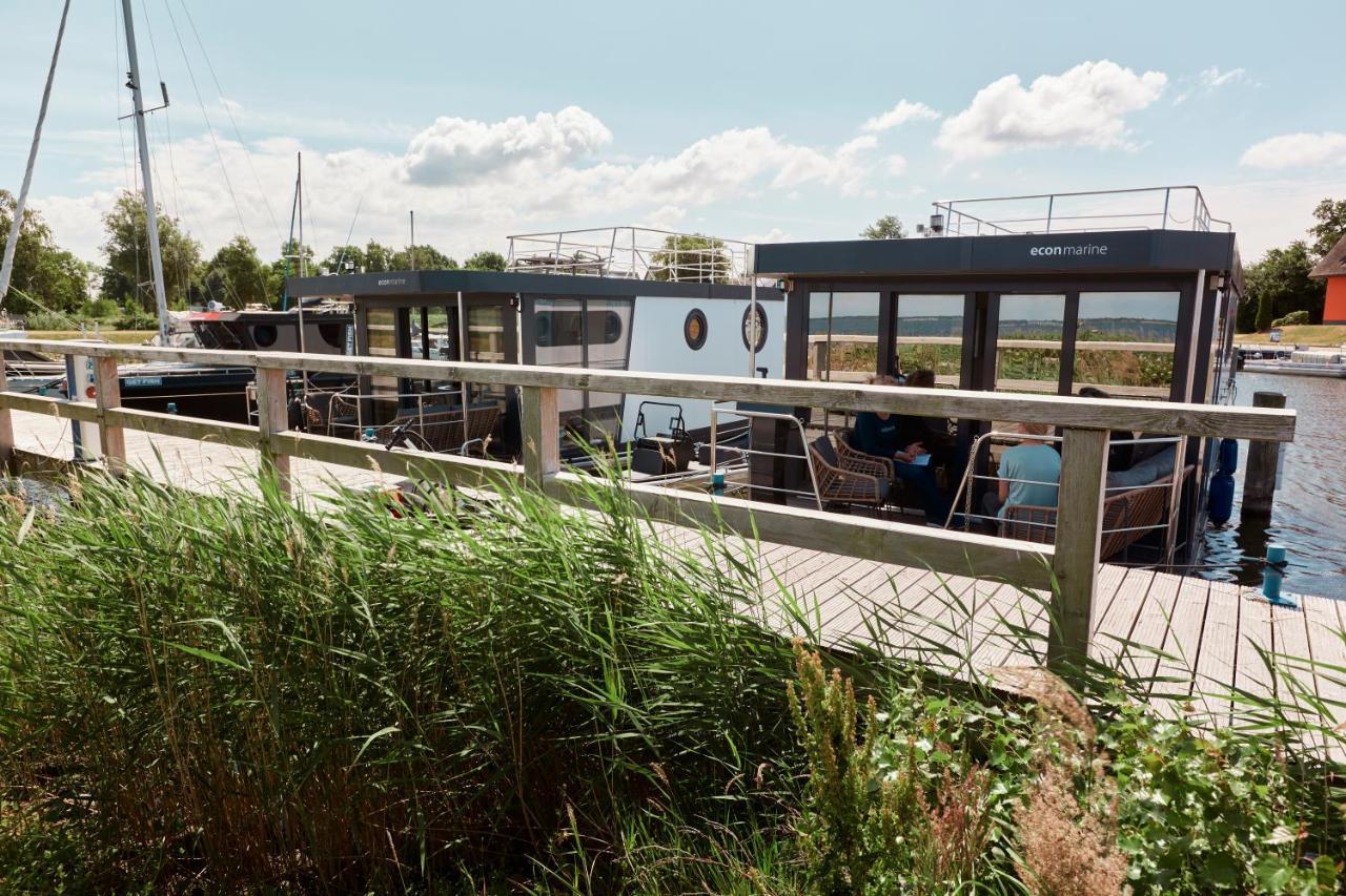 Hausboote Und Fewo Vieregge エクステリア 写真