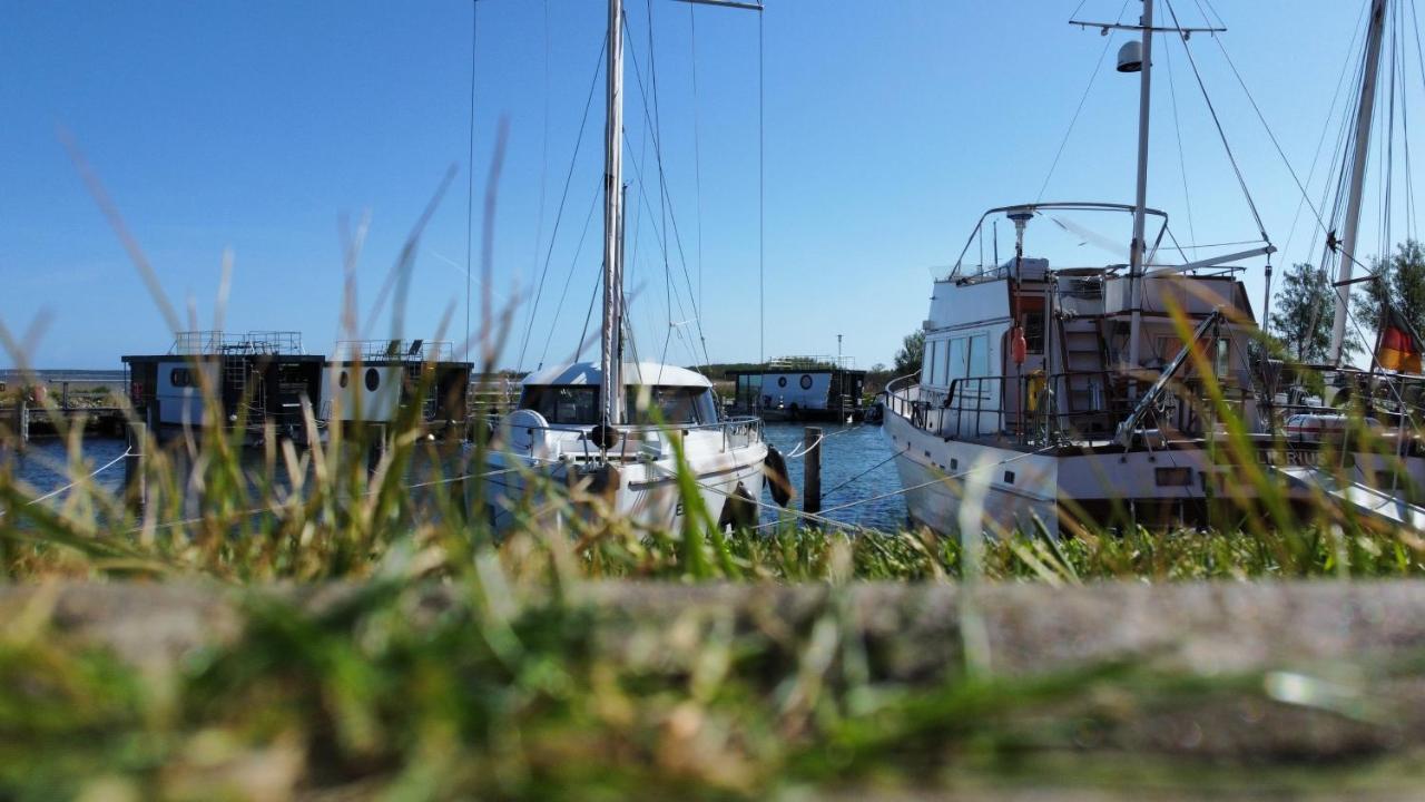 Hausboote Und Fewo Vieregge エクステリア 写真